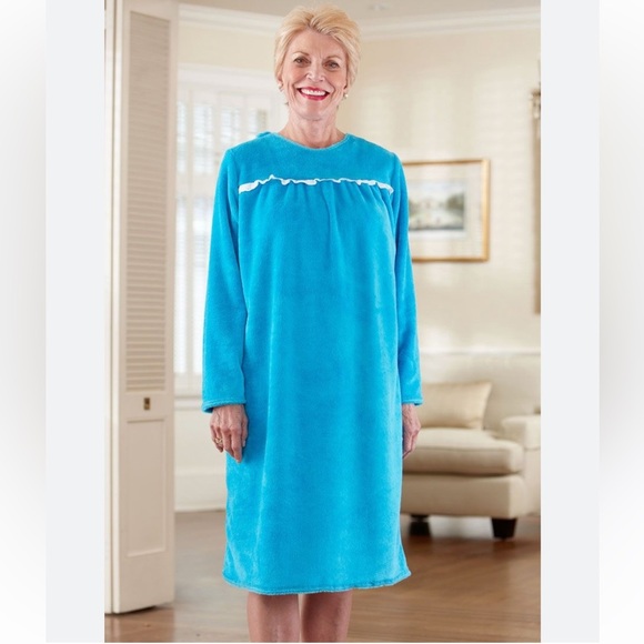 So Soft Buck & Buck Adaptive Nightgown - Picture 1 of 9